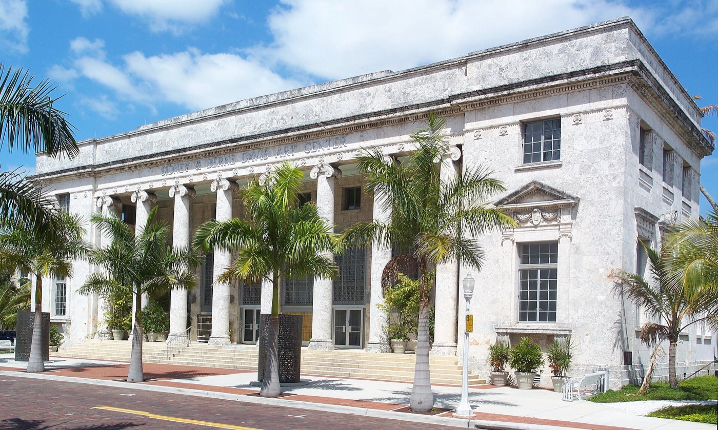 Fort Myers, Florida: Fort Myers Downtown Commercial District: Old 1933 courthouse, now an arts center.